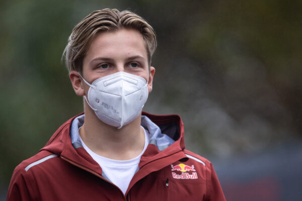 Liam Lawson #5 Carlin, during round 3 of the FIA Formula 2 Championship at Autodromo Enzo e Dino Ferrari in Imola, Italy on April 22 - 24, 2022. // Dutch Photo Agency / Red Bull Content Pool // SI202204221087 // Usage for editorial use only //