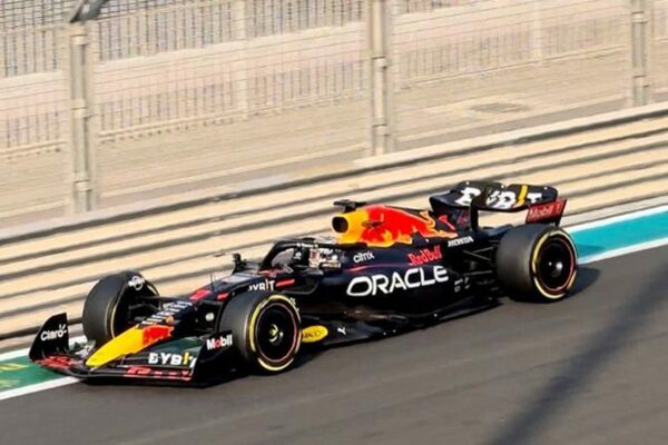 f1_test_abu_dhabi_2022_liam_lawson2