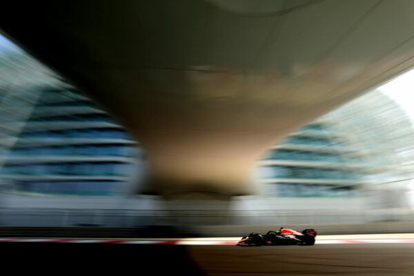 f1_test_abu_dhabi_2022_liam_lawson4