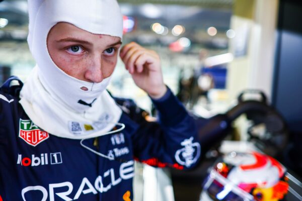 fp1_yas_island_abu_dhabi_liam_lawson_1