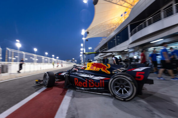 liam_lawson_bahrain_pre_season_testing_web_8