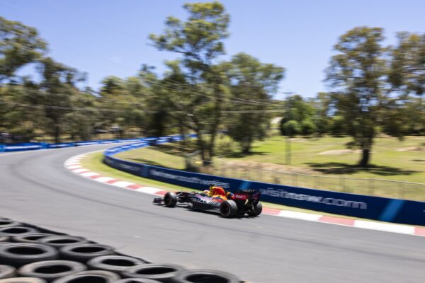 liam_lawson_f1_bathurst_10