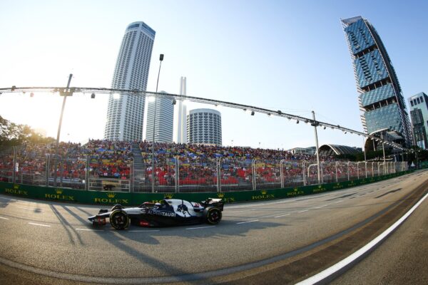 liam_lawson_racing_f1_16_singapore_2023_10