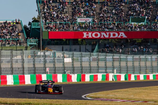 liam_lawson_racing_sf_suzuka_2023_20