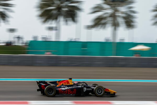 liam_lawson_yas_island_abu_dhabi_f2_2022_8